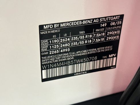 Certified 2026 Mercedes-Benz GLB 250 4MATIC image 39