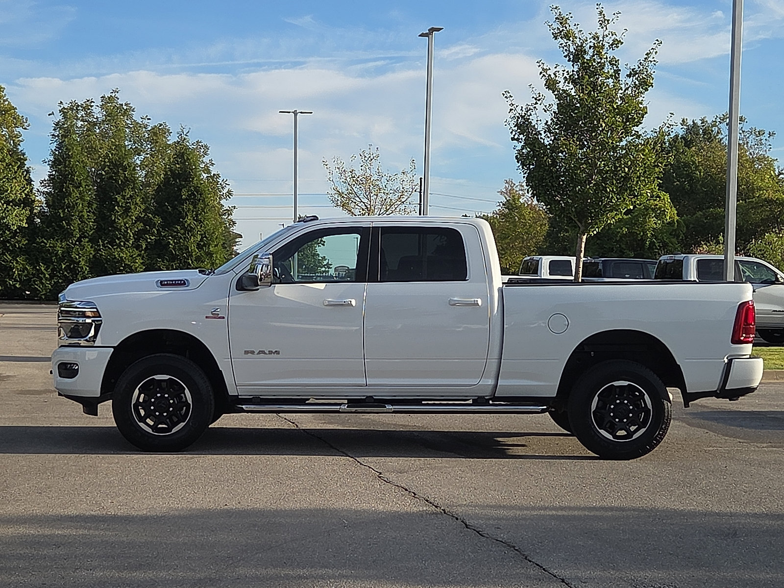 Used 2025 RAM 3500 Laramie AWD/4WD image 3