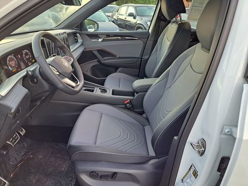 New 2026 Volkswagen Tiguan SE R-Line image 7