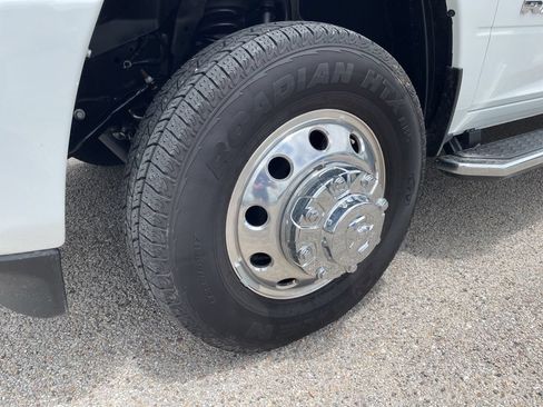 Used 2024 RAM 3500 Laramie w/ Towing Technology Group AWD/4WD image 13