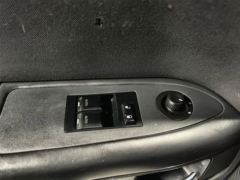 Used 2014 Dodge Challenger SXT w/ Sport Appearance Package image 12