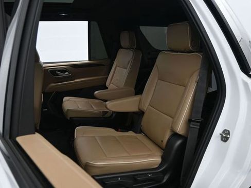 Used 2021 Chevrolet Tahoe Premier w/ Premium Package AWD/4WD image 23