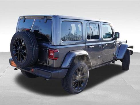 Certified 2025 Jeep Wrangler Unlimited Sahara w/ Safety Group AWD/4WD image 5
