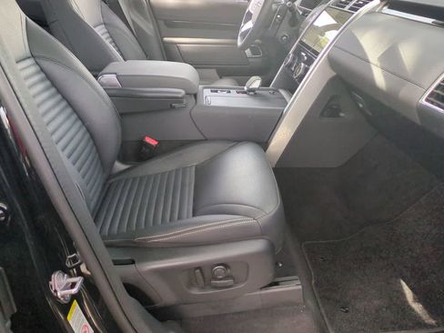 Certified 2025 Land Rover Discovery S image 22