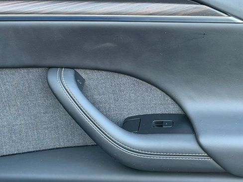 Used 2022 Tesla Model X image 38