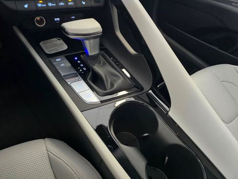 New 2026 Hyundai Elantra Limited FWD image 30