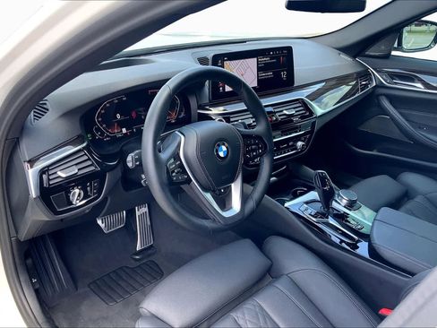 Used 2023 BMW 530i w/ Premium Package RWD image 17