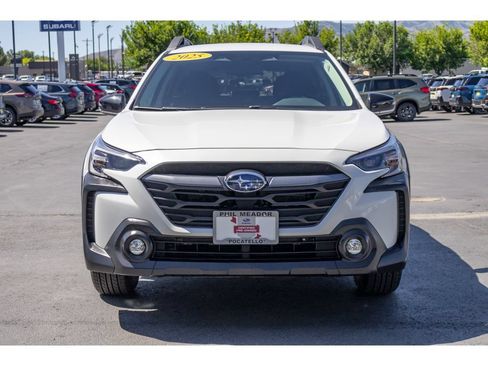 Used 2025 Subaru Outback Premium AWD/4WD image 8