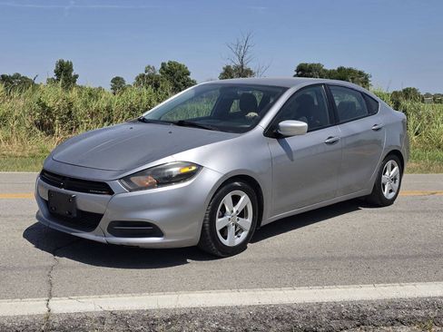 Used 2016 Dodge Dart SXT FWD image 2
