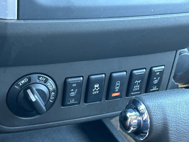 Used 2014 Nissan Frontier PRO-4X w/ Pro-4x Luxury Package AWD/4WD image 34