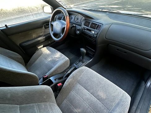 Used 1995 Toyota Corolla DX FWD image 25