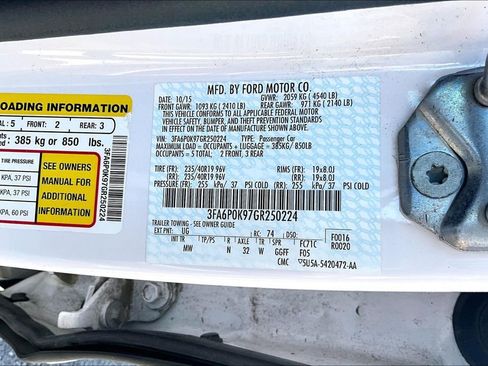 Used 2016 Ford Fusion Titanium FWD image 25