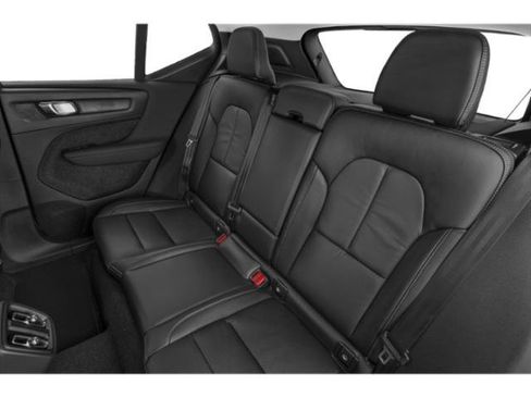 Used 2023 Volvo XC40 B5 Plus w/ Protection Package Premier AWD/4WD image 13