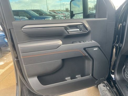 Used 2025 GMC Sierra 2500 AT4 w/ AT4 Premium Plus Package image 8