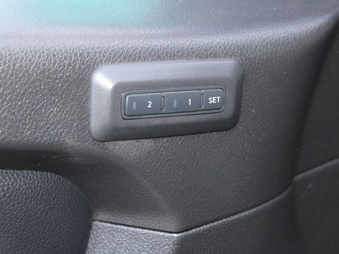 Used 2024 Nissan Titan PRO-4X w/ Pro-4x Convenience Package image 21