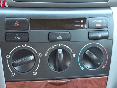 Used 2005 Toyota Corolla LE image 18