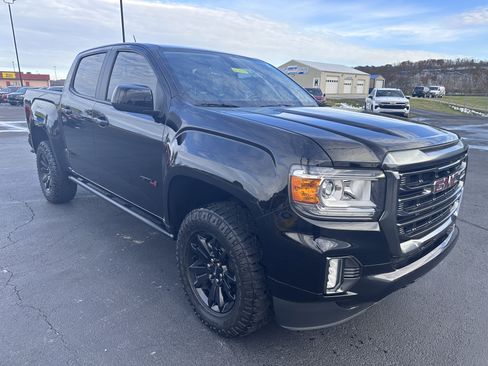 Used 2022 GMC Canyon AT4 image 2