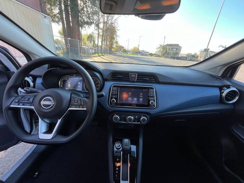 Used 2025 Nissan Versa SV image 31