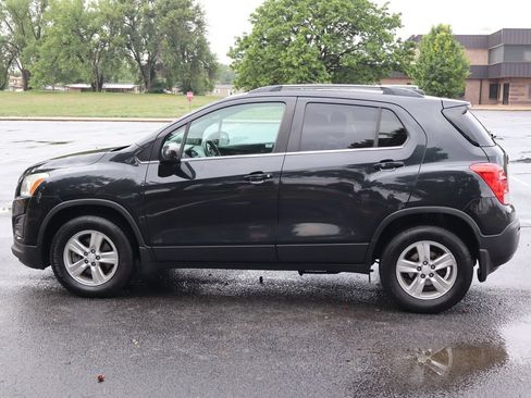 Used 2015 Chevrolet Trax LT w/ LT Sun and Sound Package AWD/4WD image 9