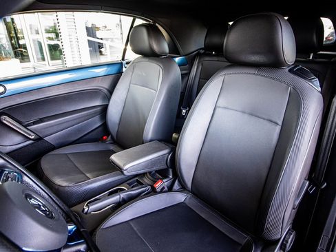 Used 2019 Volkswagen Beetle 2.0T SE image 22