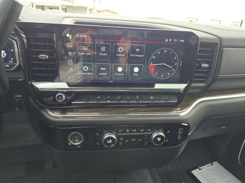 Used 2024 GMC Sierra 1500 Elevation w/ LPO, Elevation Black Package image 15