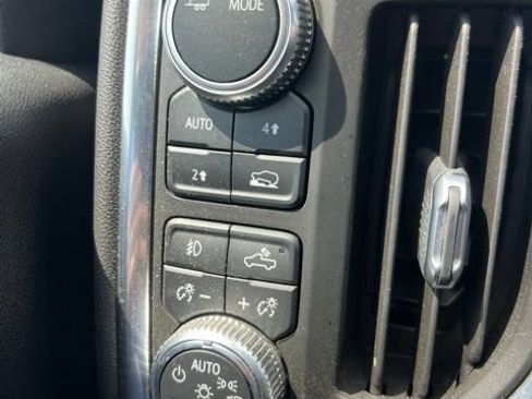 Used 2021 GMC Sierra 1500 SLT AWD/4WD image 12