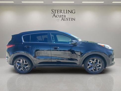 Used 2022 Kia Sportage Nightfall Edition image 4