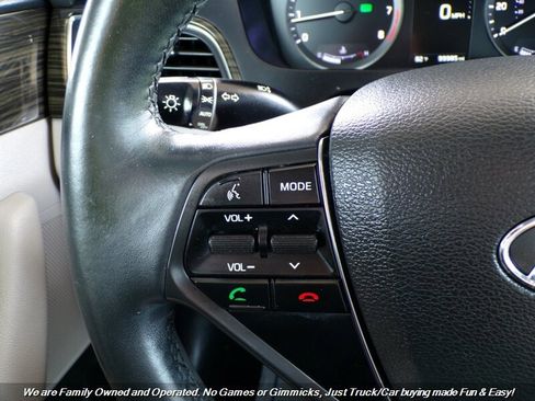 Used 2017 Hyundai Sonata Limited w/ Tech Package 03 FWD image 45