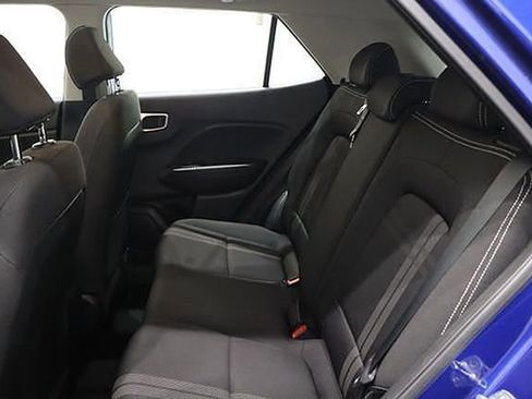 Used 2022 Hyundai Venue SEL image 13