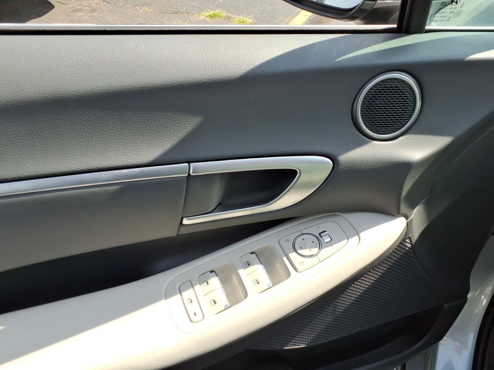 New 2025 Hyundai Sonata SEL FWD image 11