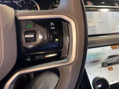 Used 2022 Land Rover Range Rover Velar R-Dynamic S image 25