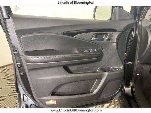 Used 2019 Honda Pilot Touring image 19