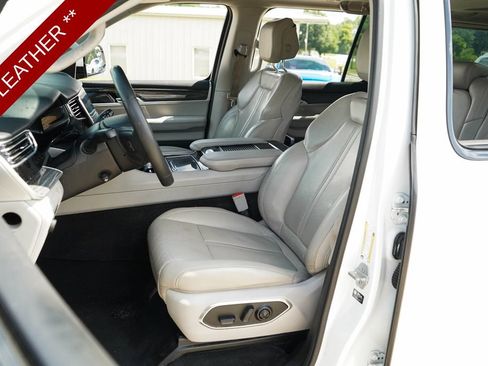 Used 2022 Jeep Wagoneer Series II w/ Premium Group I AWD/4WD image 7