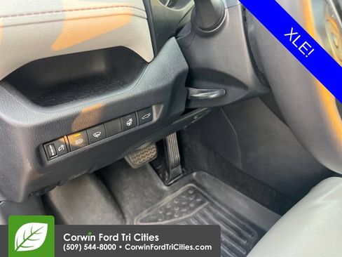 Used 2021 Toyota RAV4 XLE w/ Convenience Package AWD/4WD image 35