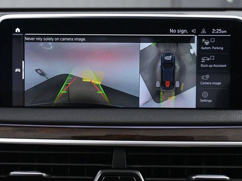Used 2020 BMW 750i xDrive w/ M Sport Package AWD/4WD image 32