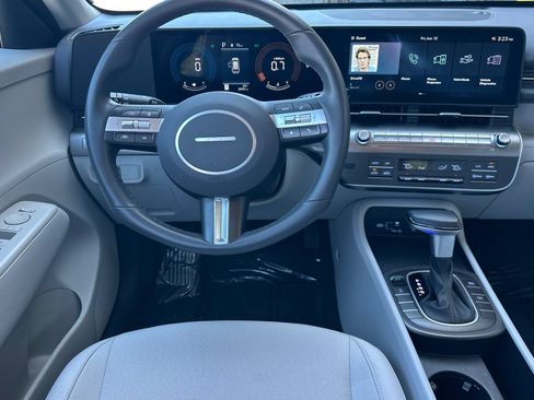 Used 2025 Hyundai Kona SEL AWD/4WD image 11