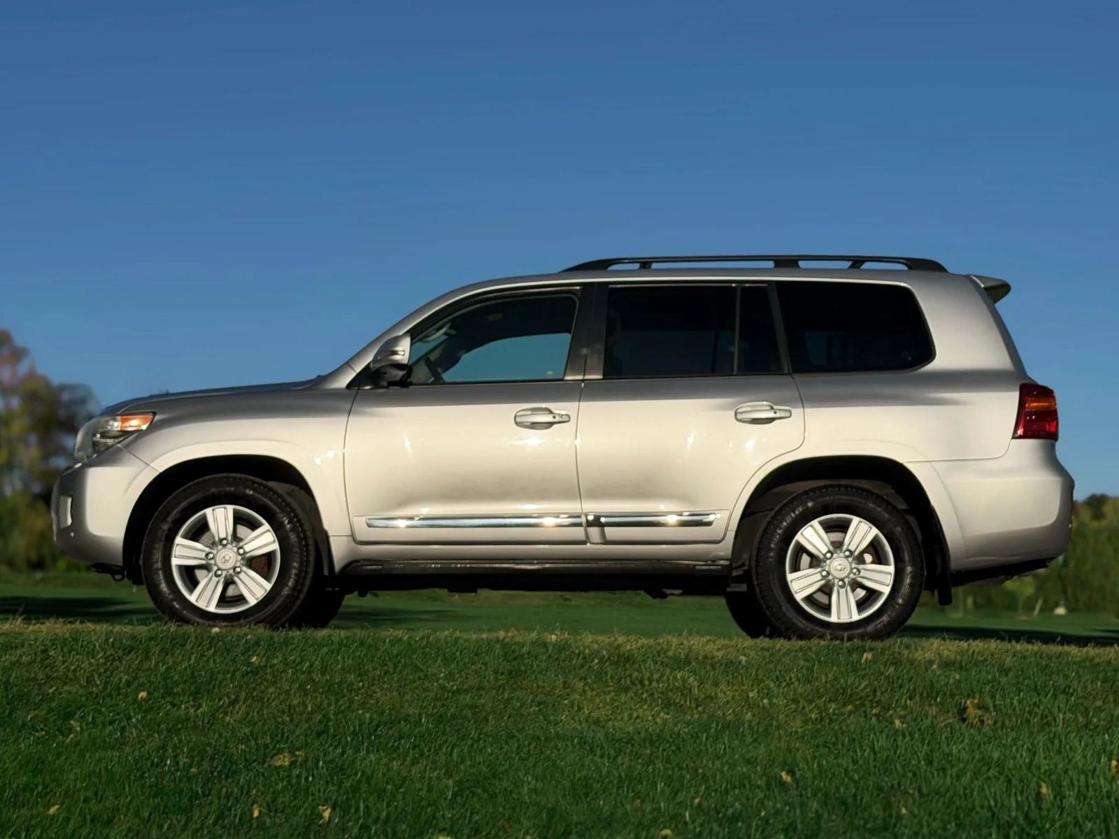 Used 2013 Toyota Land Cruiser AWD/4WD image 37