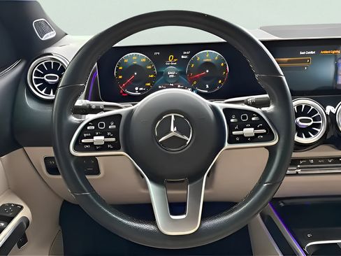 Used 2021 Mercedes-Benz GLB 250 image 13