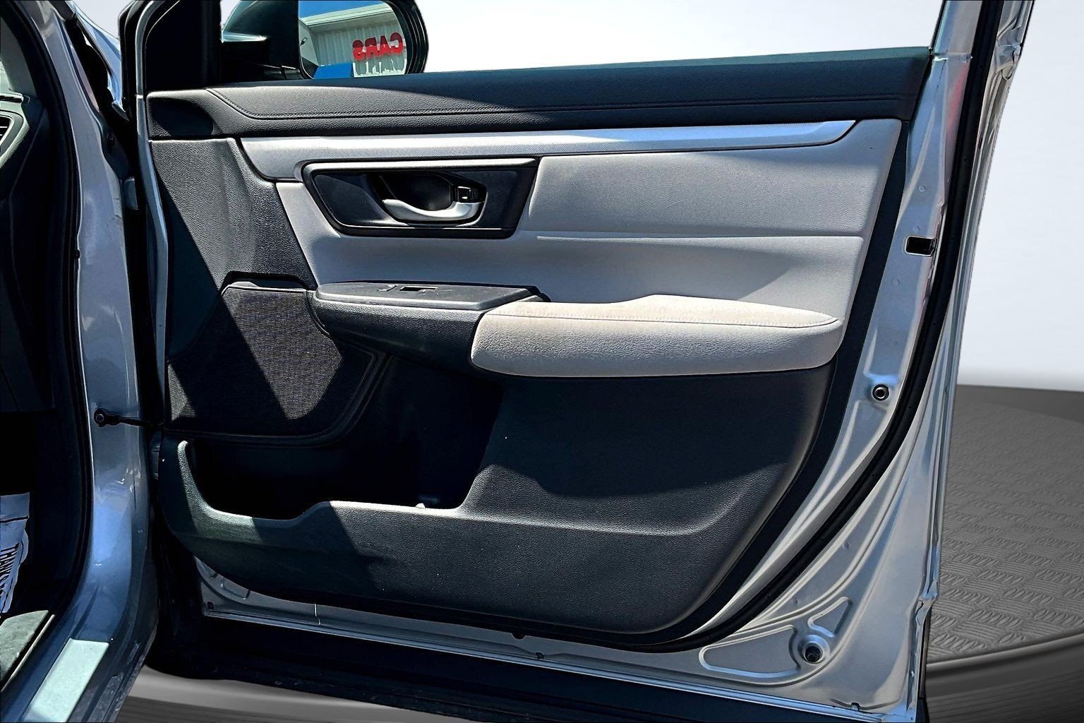 Used 2017 Honda CR-V LX image 25