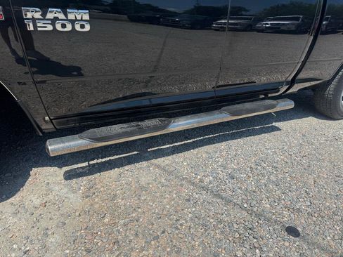 Used 2017 RAM 1500 Classic SLT RWD image 10