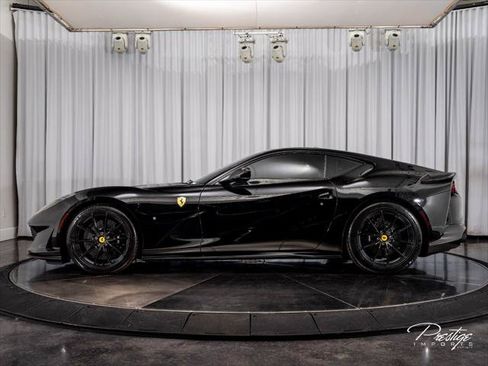 Used 2019 Ferrari 812 Superfast RWD image 8