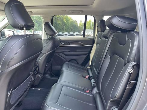 Certified 2023 Jeep Grand Cherokee Limited w/ Black Appearance Package AWD/4WD image 21
