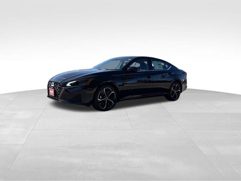 New 2025 Nissan Altima 2.5 SR w/ SR Premium Package image 9