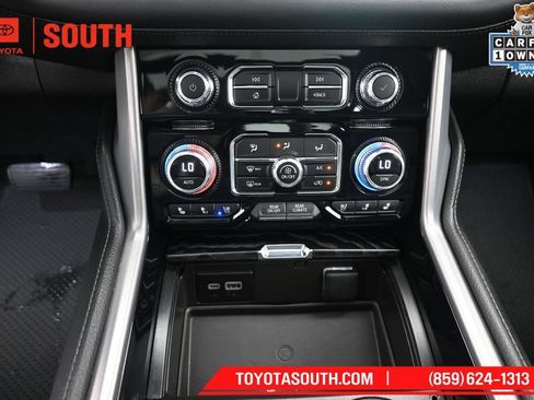 Used 2024 GMC Yukon Denali AWD/4WD image 23