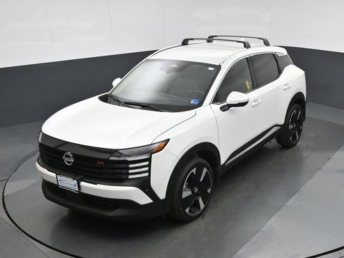 Used 2025 Nissan Kicks SR FWD image 53