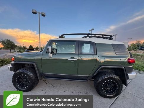 Used 2014 Toyota FJ Cruiser 4WD w/ Upgrade Package image 5