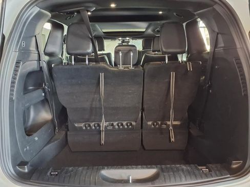 Used 2024 Chrysler Pacifica Limited w/ S Appearance Package FWD image 6