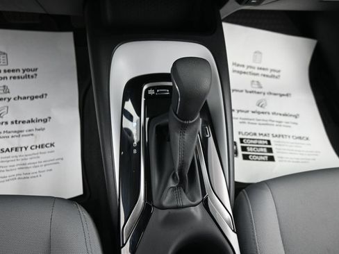 Used 2025 Toyota Corolla SE FWD image 22