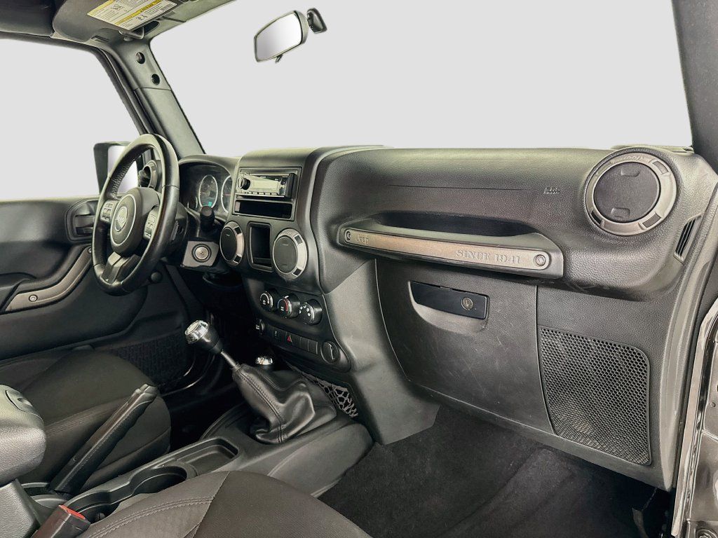 Used 2017 Jeep Wrangler Unlimited Sport w/ Connectivity Group AWD/4WD image 23