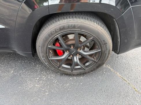 Used 2018 Jeep Grand Cherokee SRT AWD/4WD image 12